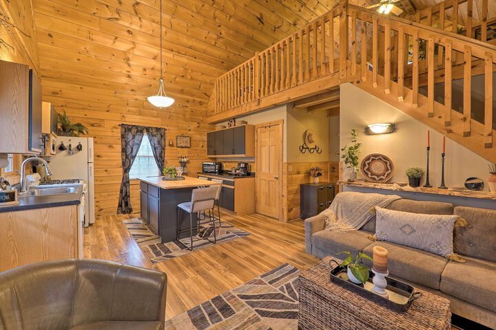Charming Log Cabin at Double JJ Ranch Resort!