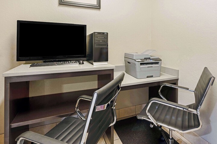 Business Center 38 of 38