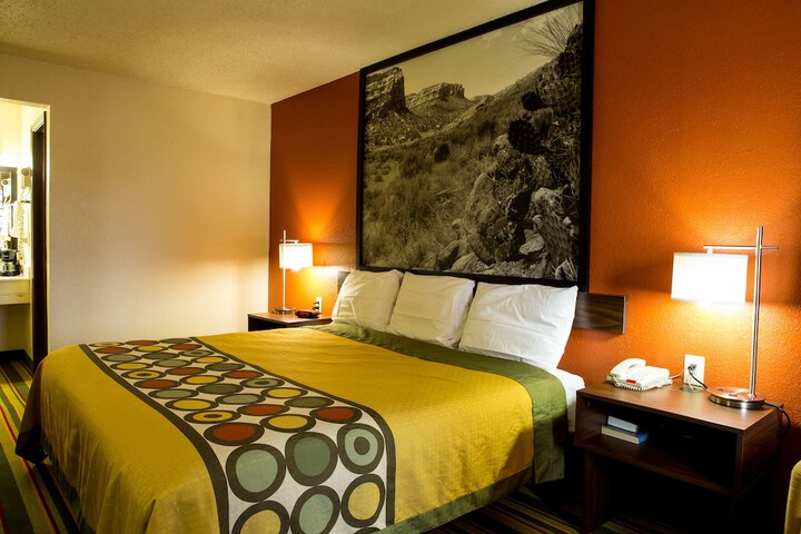 Room 13 of 20