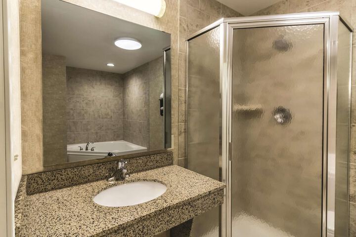 La Quinta Inn & Suites by Wyndham Fargo-Medical Center