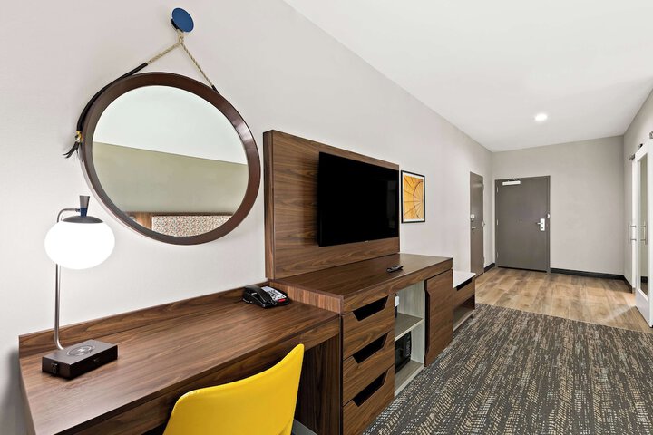 Room 20 of 36