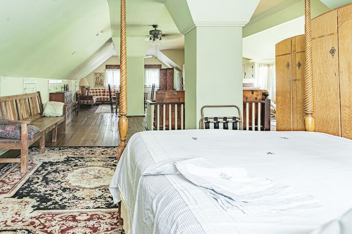 Room 44 of 51