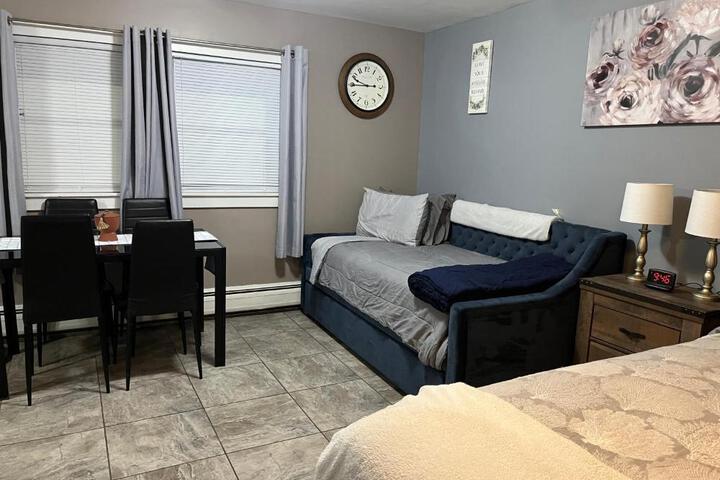 Just Like Being at Home- Newly Renovated Unit