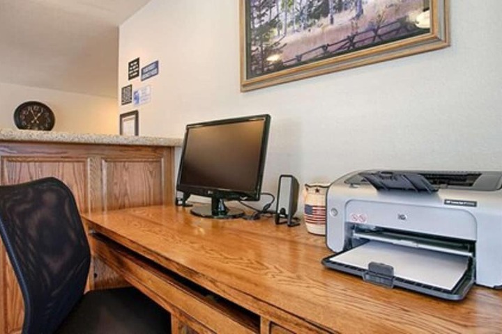 Business Center 22 of 22