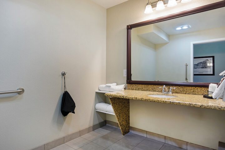 Best Western Plus Ahtanum Inn