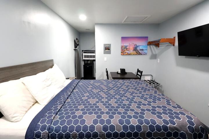 Hillsboro Inn & Suites