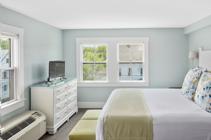Room 83 of 106