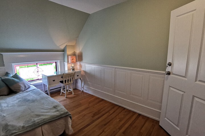 Room 42 of 61