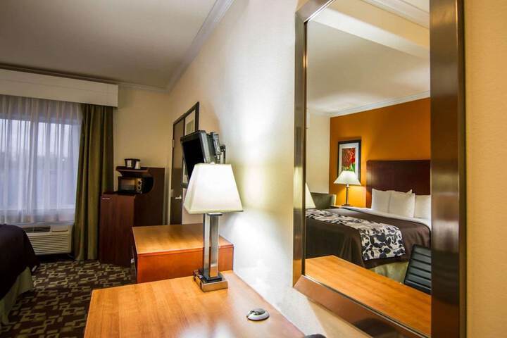 Room 29 of 38