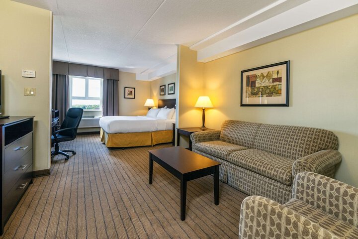 Room 15 of 34