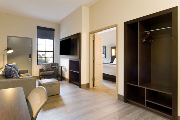 Clubhouse Hotel Suites Sioux Falls