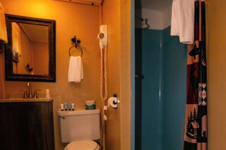 Room 100 of 153