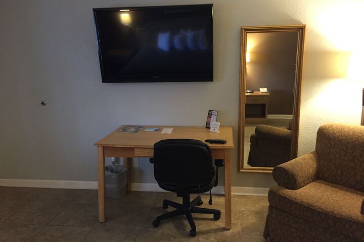 Room 18 of 27