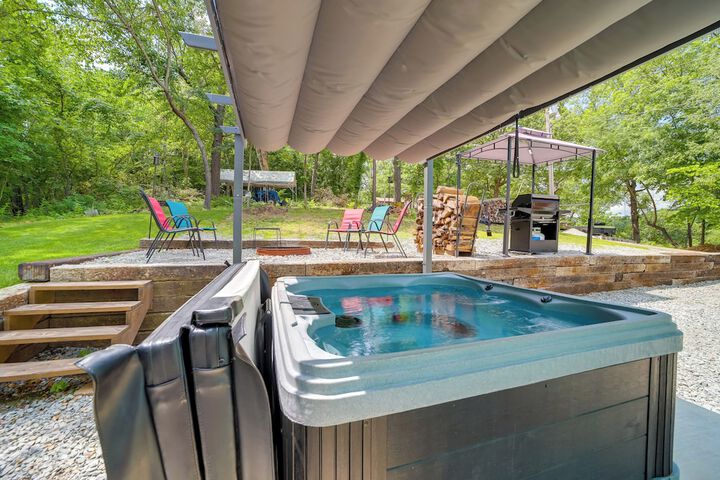 Grand Lake Cottage w / Hot Tub in Eucha