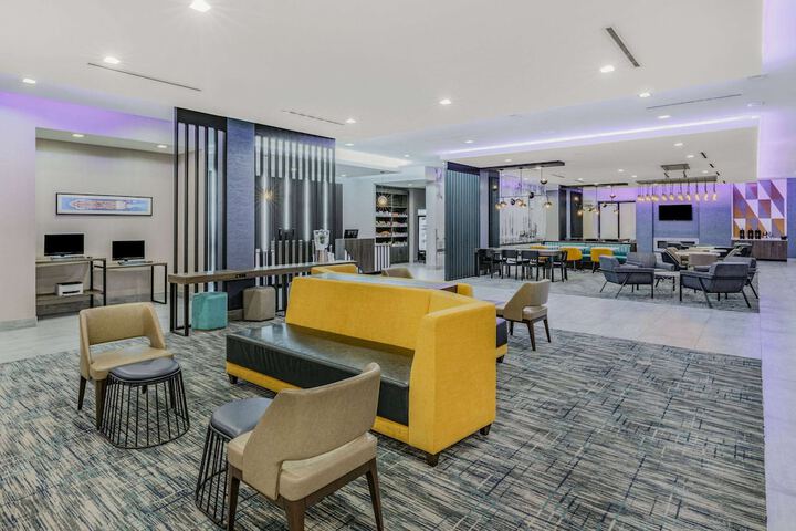 La Quinta Inn & Suites by Wyndham Texas City I 45