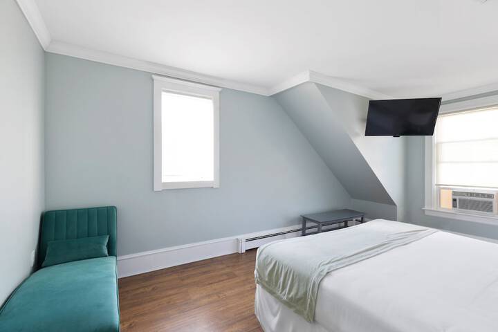 Room 65 of 106