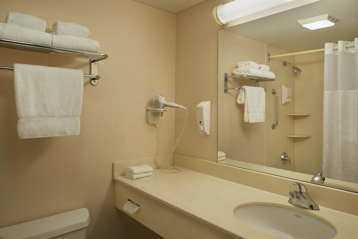 Room 2 of 11