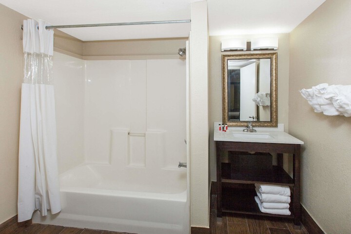 Room 12 of 20