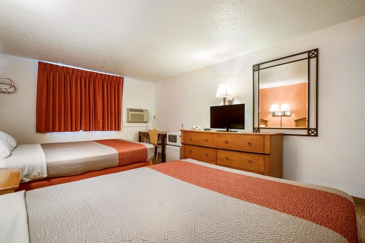 Room 35 of 48