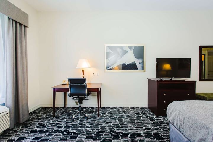 Room 13 of 25