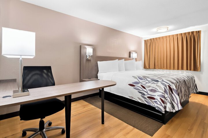 Room 33 of 35