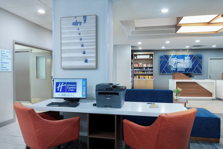Holiday Inn Express Atlanta West - Theme Park Area by IHG