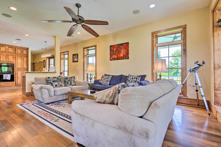 Bright Waveland Home - Walk to Beach Access!