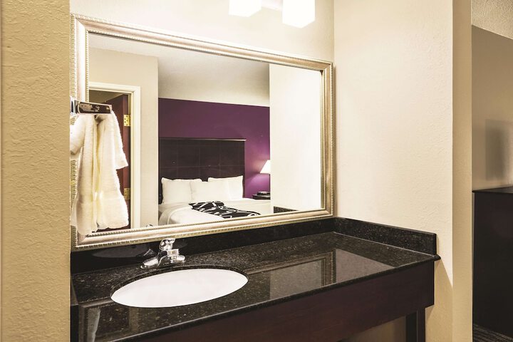 Room 10 of 35