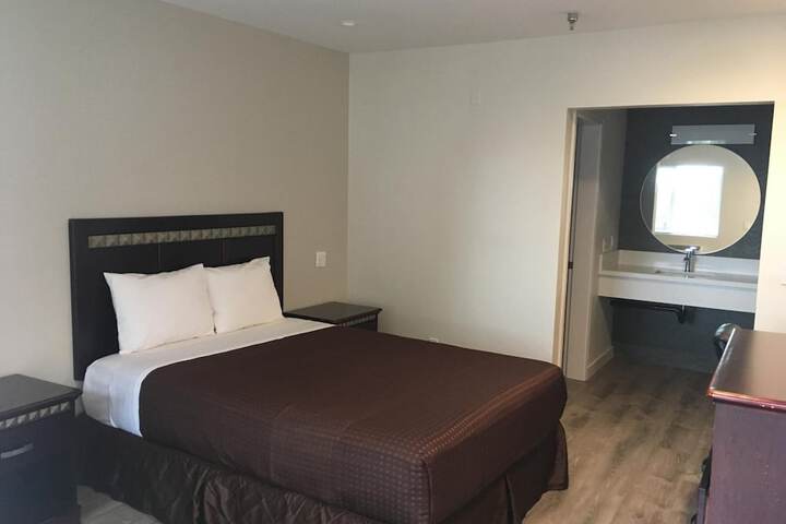 Room 8 of 19