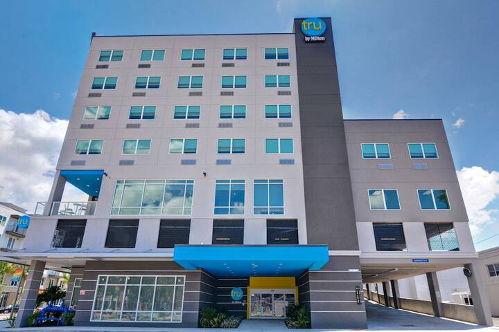 Tru by Hilton St. Petersburg Downtown Central Ave FL