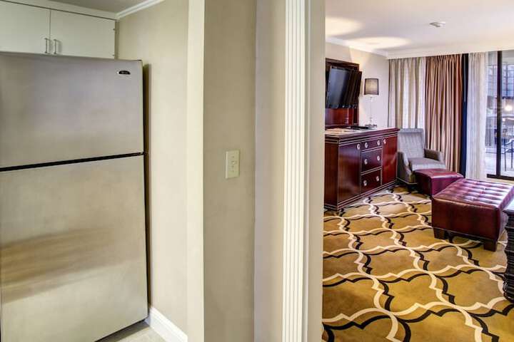 Room 33 of 84