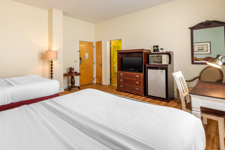 Room 25 of 42