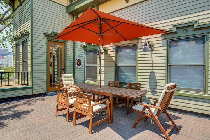 Sundeck 102 of 112
