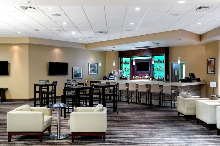 Lounge 40 of 41