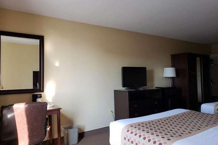 Room 32 of 38