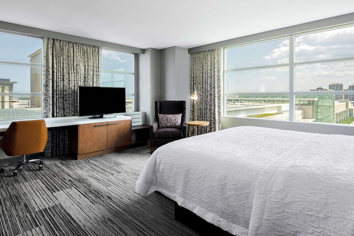 Room 27 of 48
