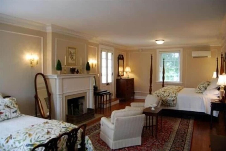 Room 15 of 25