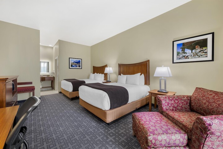 Best Western Plus Swiss Chalet Hotel & Suites