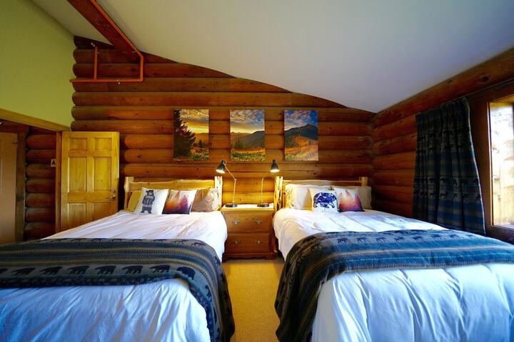 Room 9 of 18