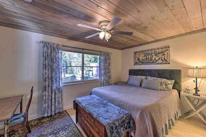 Peaceful Cottage w / Grill & Yard in Grass Valley!