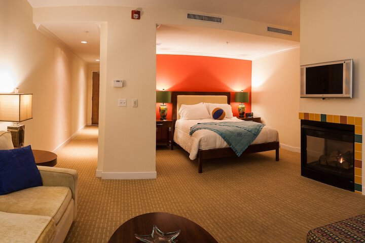 Room 6 of 15