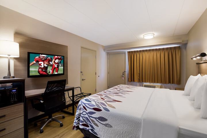 Room 13 of 32