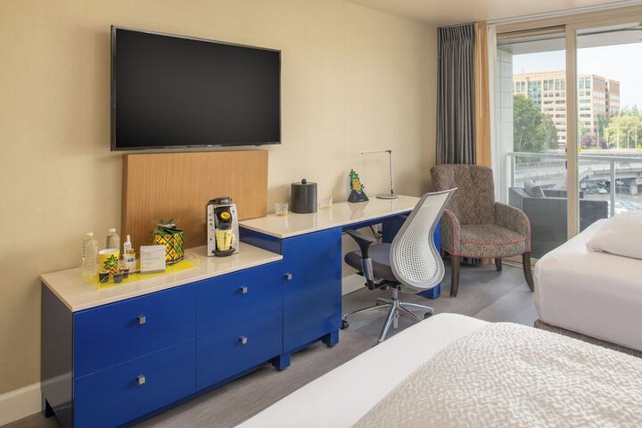 Staypineapple Hotel Rose, Downtown Portland
