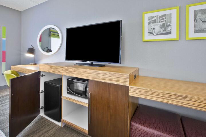 Room 15 of 40