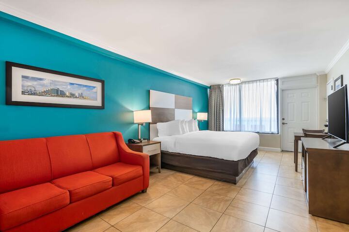 Room 28 of 60