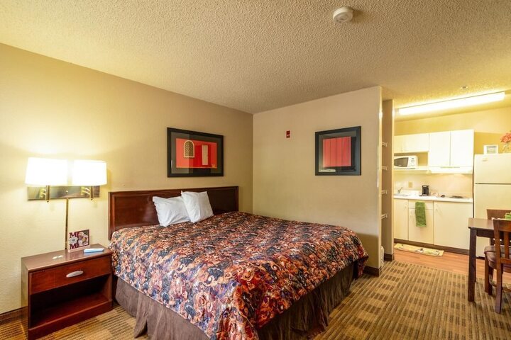 Room 9 of 13
