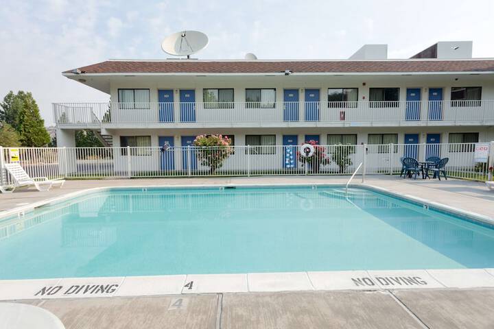 Pool 6 of 34
