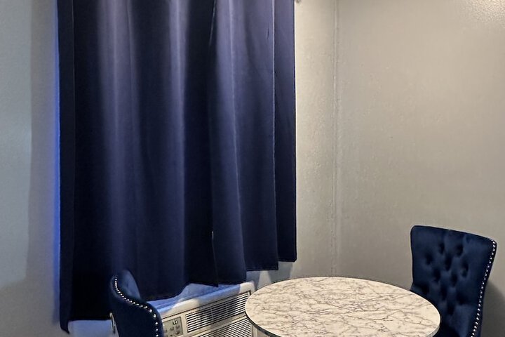 Room 13 of 26