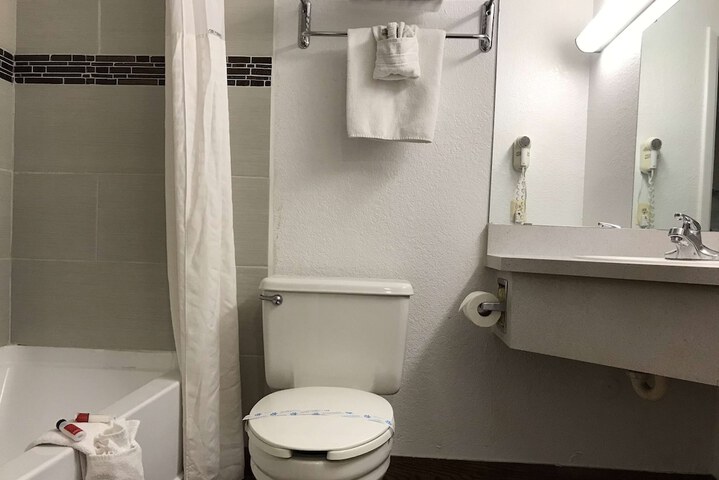 Room 11 of 15