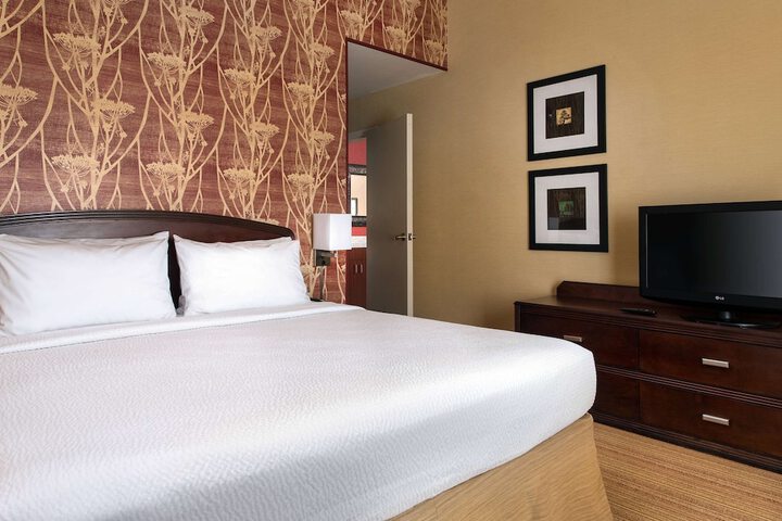 Room 21 of 32